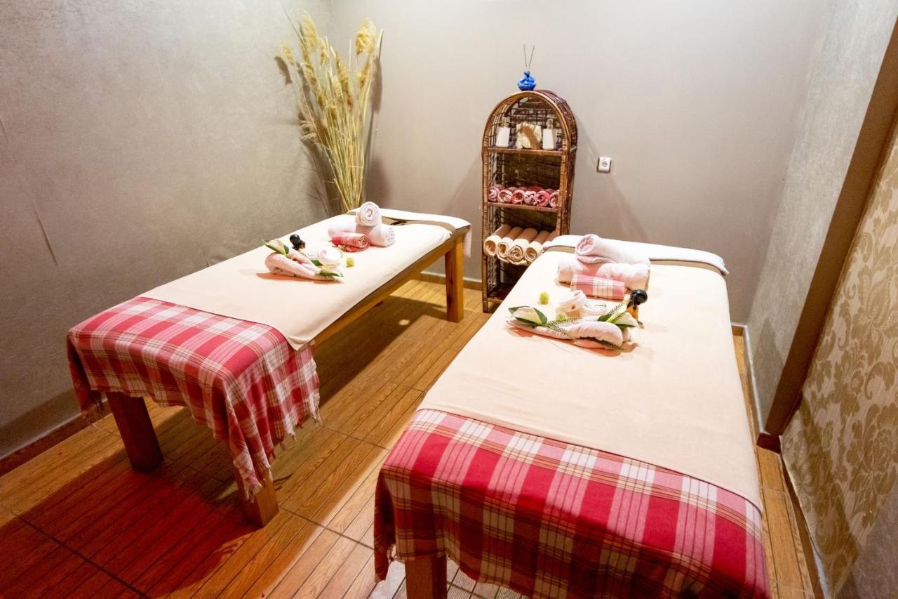 Hotel Le Monde & Dikili